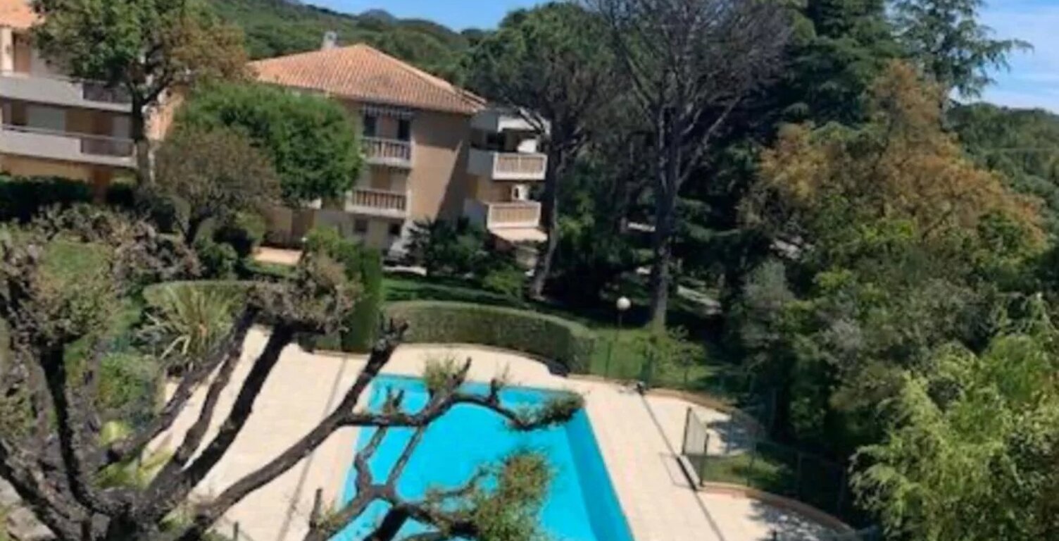 SAINT RAPHAEL - APPARTEMENT T4 AVEC TERRASSES, PIS — photo 1