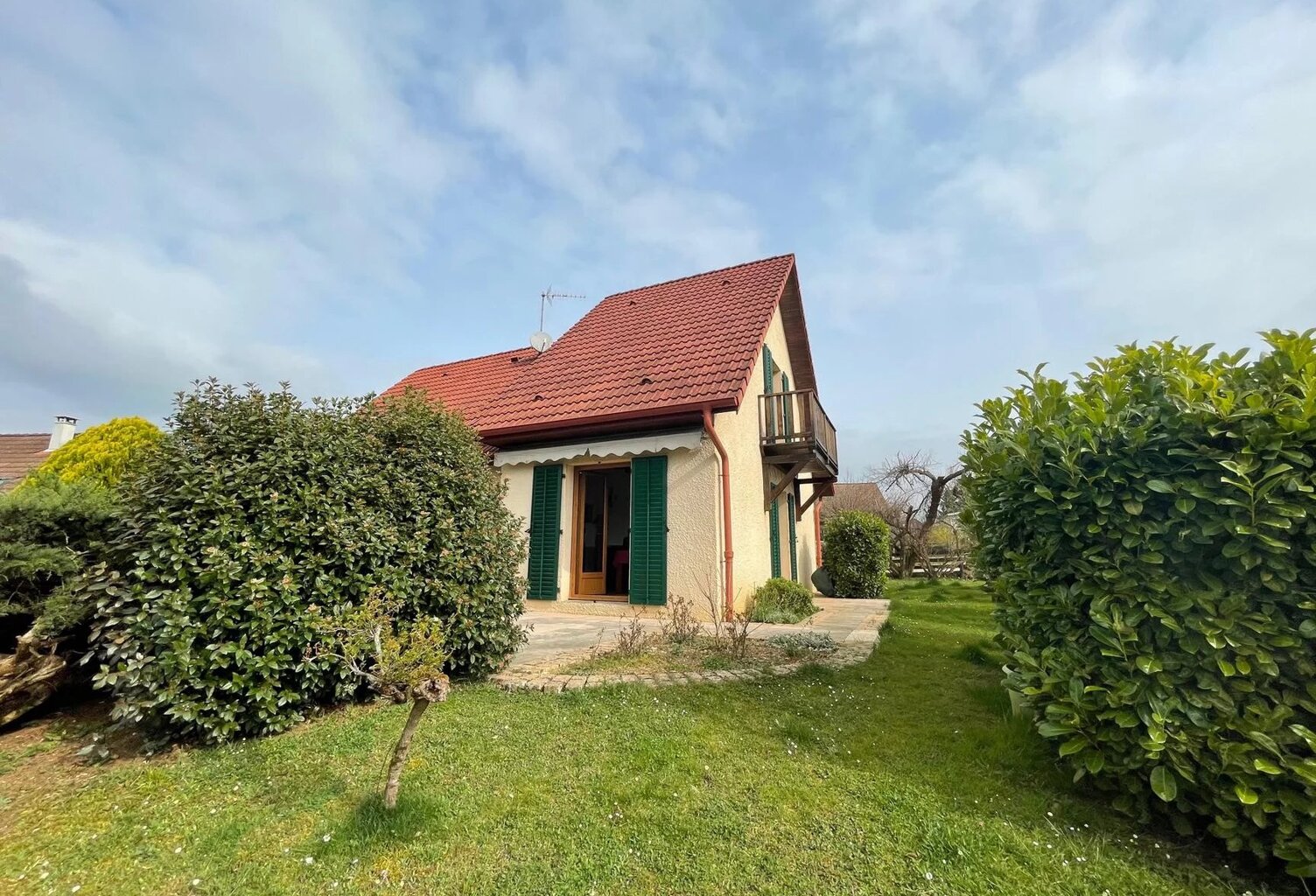 SECTEUR FRANOIS AGREABLE MAISON DE 118 M² — photo 1