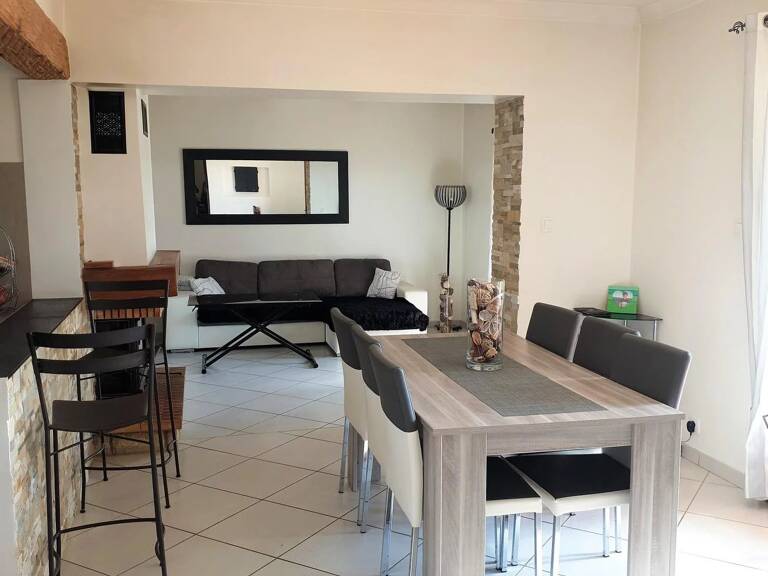 Villa Plain-pied 5 pièces avec 1104m² de jardin — photo 1
