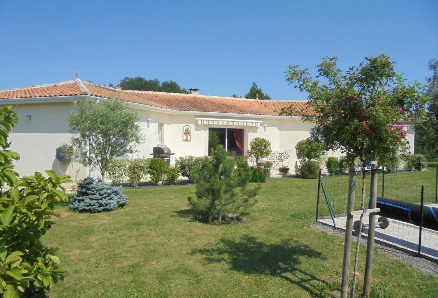 Bien vendu : Maison  Jonzac (17500) — photo 1