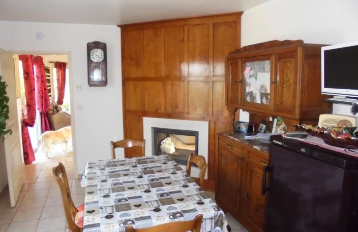 Bien vendu : Maison  Jonzac (17500) — photo 2