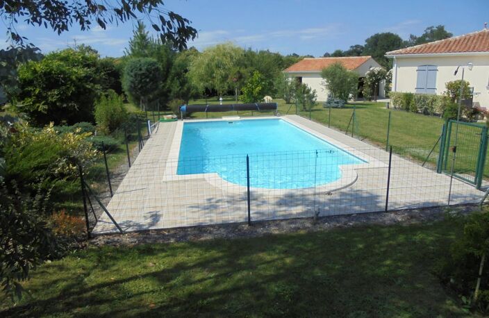 Bien vendu : Maison  Jonzac (17500) — photo 5
