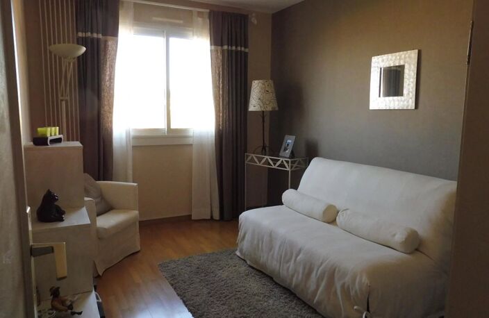 Bien vendu : Appartement  Salon-de-Provence (13300) — photo 4
