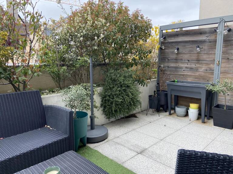 IRIGNY COUP DE COEUR ! DUPEX T3  TERRASSE — photo 1