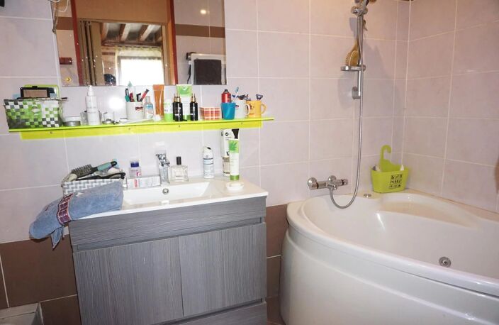 MAISON D'HÖTES EN PIERRE de 285m² SUR UN TERRAIN — photo 3