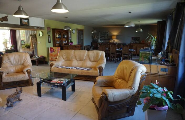 MAISON D'HÖTES EN PIERRE de 285m² SUR UN TERRAIN — photo 4