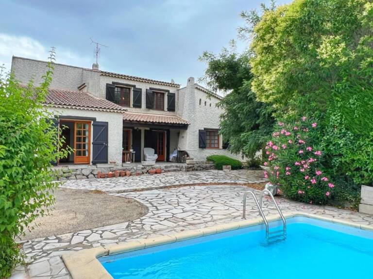 VILLA 6 CHAMBRES - PISCINE - TERRAIN 1800 M² — photo 1