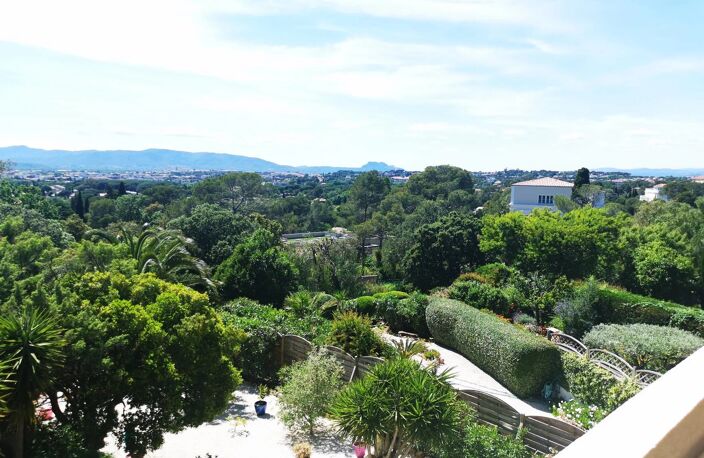 SAINT RAPHAEL- APPARTEMENT 3 PIECES DE 80 m2 BEL A — photo 2