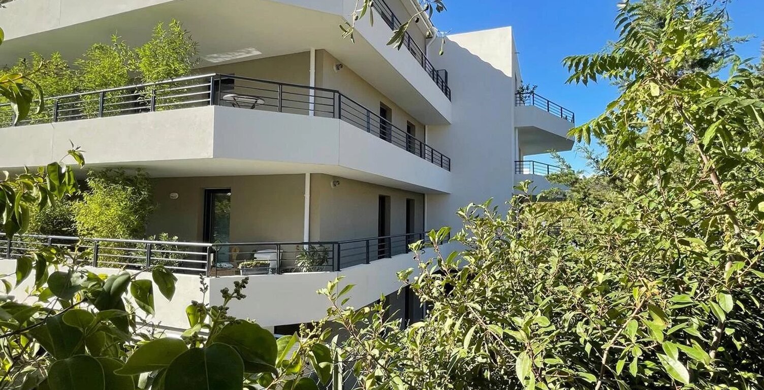 ST RAPHAEL - T3 RECENT AVEC TERRASSE 30 m² — photo 1