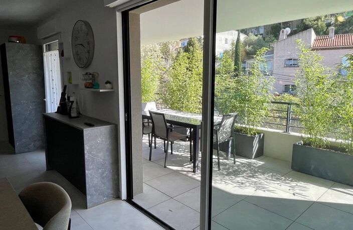 ST RAPHAEL - T3 RECENT AVEC TERRASSE 30 m² — photo 2
