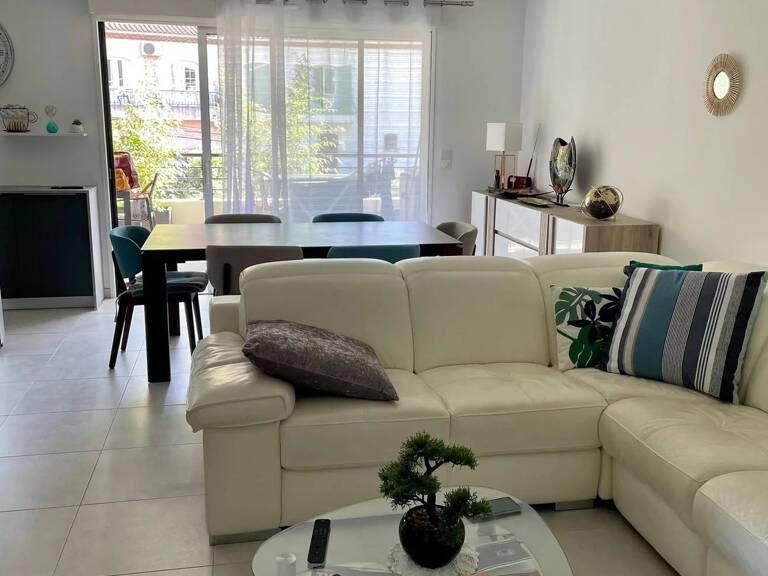 ST RAPHAEL - T3 RECENT AVEC TERRASSE 30 m² — photo 1
