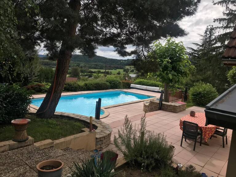 PROCHE NOVILLARS  DANS CADRE VERDOYANT — photo 1