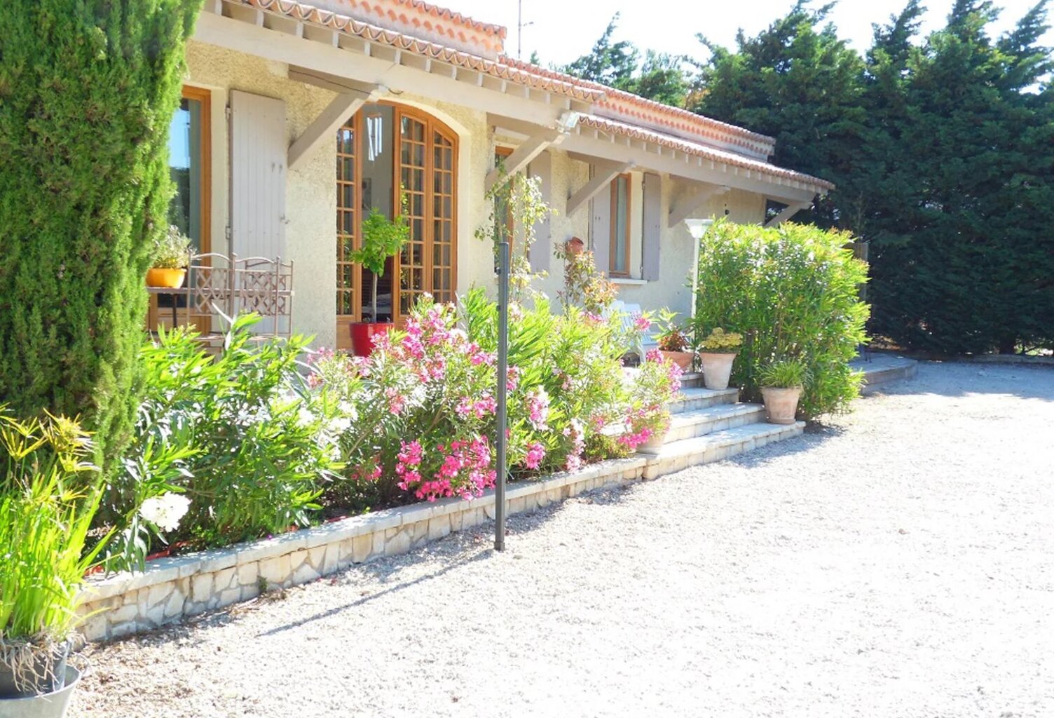 Bien vendu : Maison  Aureille (13930) — photo 1