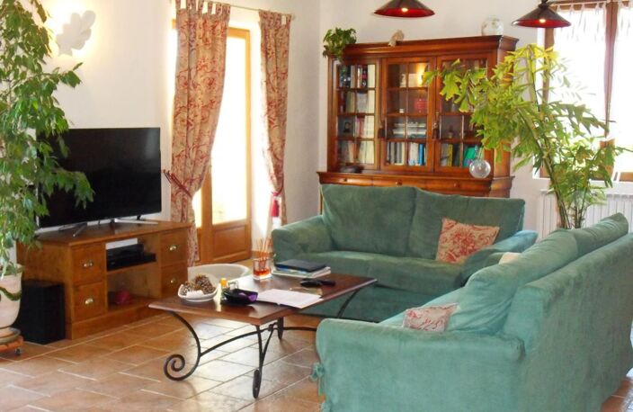 Bien vendu : Maison  Aureille (13930) — photo 3