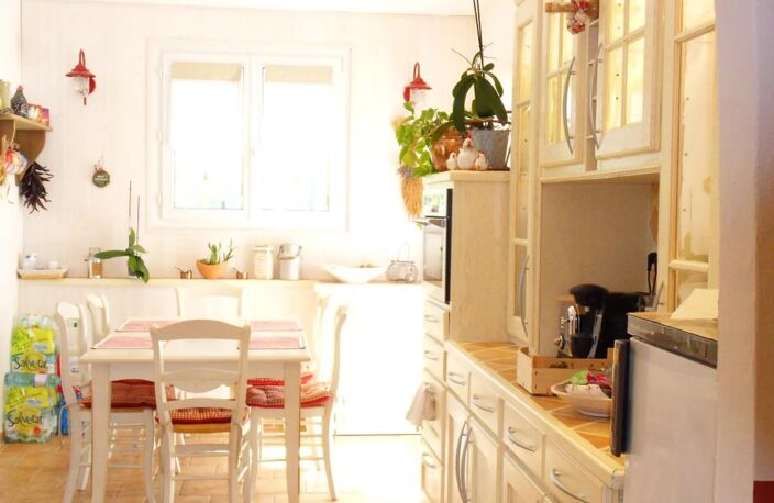 Bien vendu : Maison  Aureille (13930) — photo 5