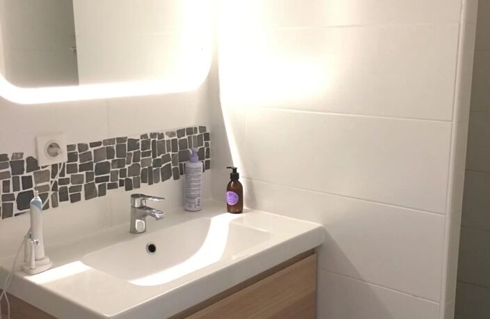 Bien vendu : Appartement  Bordeaux (33000) — photo 3