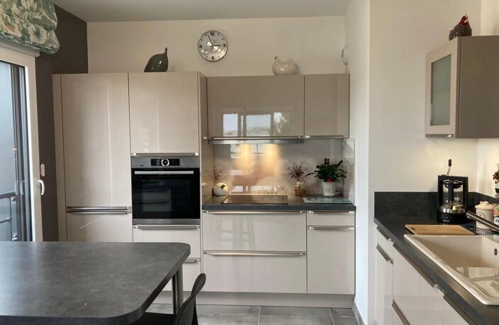 LA ROCHELLE - TRES BEL APPARTEMENT — photo 3
