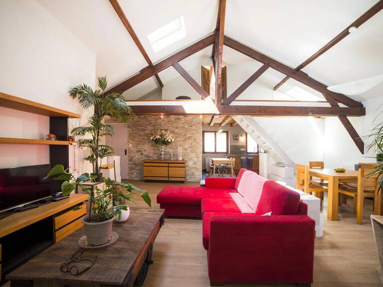APPARTEMENT/DUPLEX COMME UNE MAISON + JARDIN — photo 1