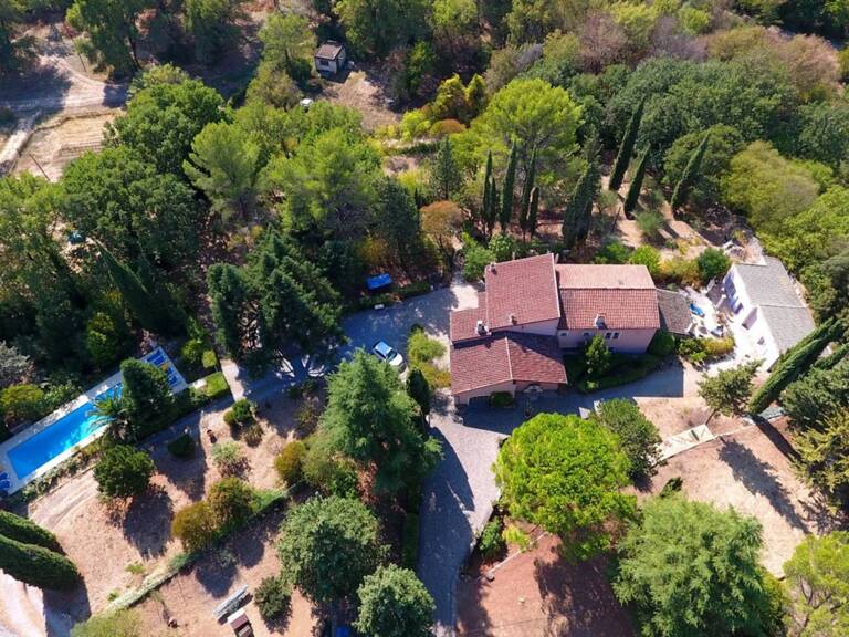 DRAGUIGNAN PROPRIETE 311 M² SUR UN PARC DE 8400 M² — photo 1