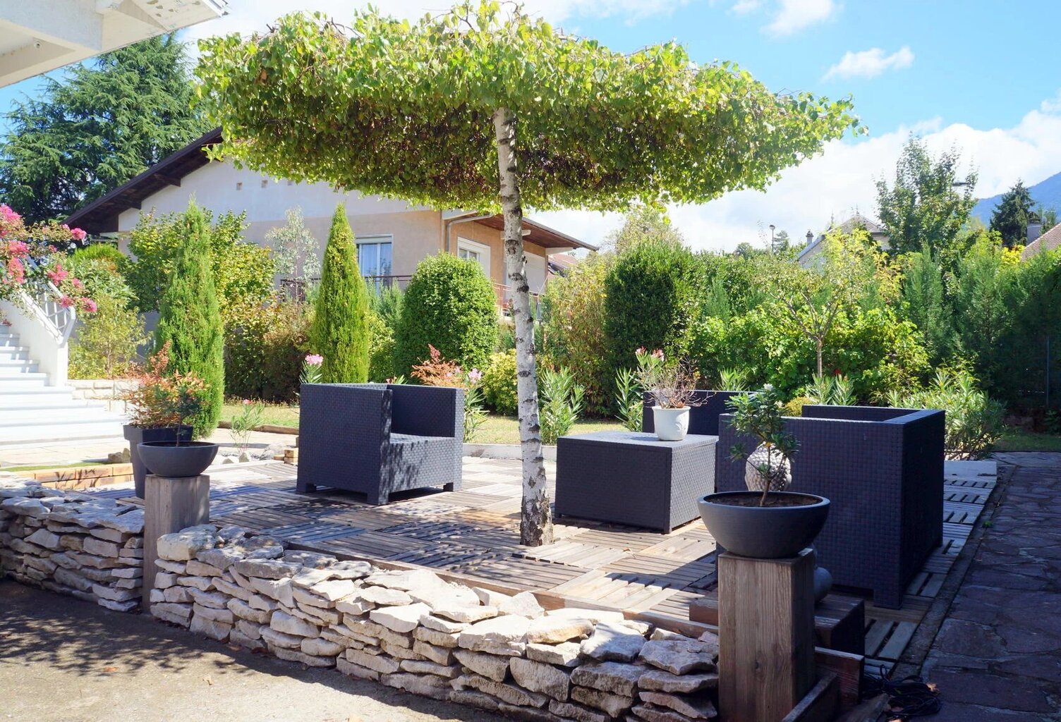 AIX LES BAINS, BELLE MAISON T5 AVEC PISCINE ET T2 — photo 1