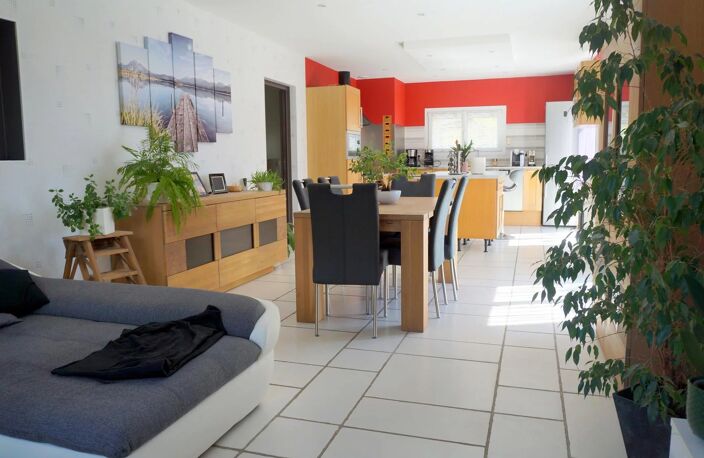 AIX LES BAINS, BELLE MAISON T5 AVEC PISCINE ET T2 — photo 5