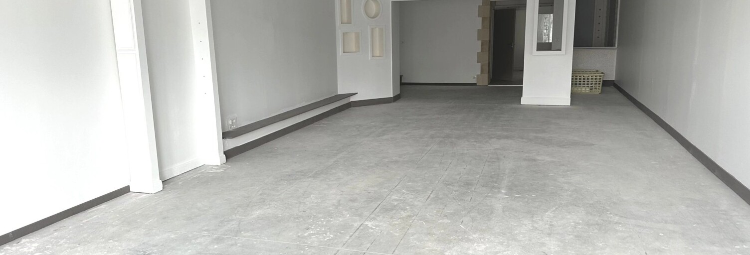 Commerce  1123 m² à vendre à Naintré (86530)