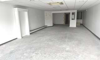 Commerce  1123 m² à vendre à Naintré (86530)