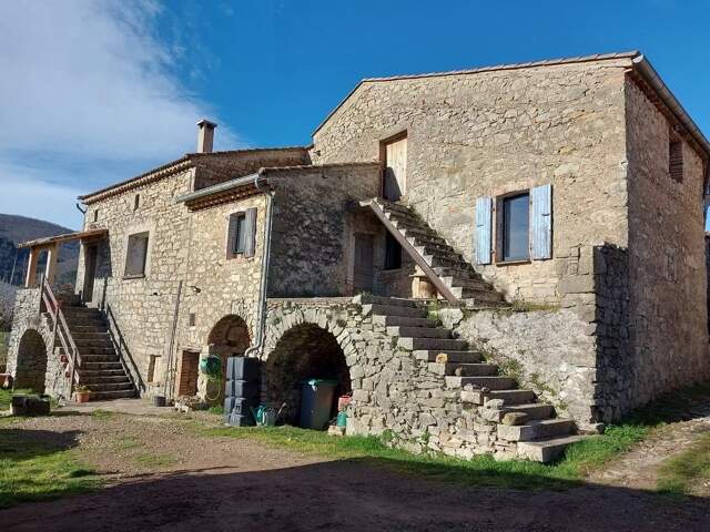 PROCHE ST AMBROIX, Mas 156 m² avec appartement, 1360 m² terrain — photo du bien