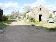 PROCHE ST AMBROIX, Mas 156 m² avec appartement, 1360 m² terrain — photo 2