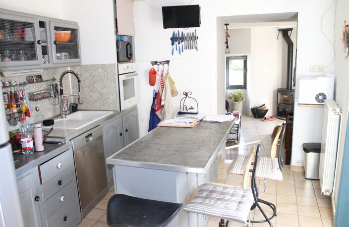 PROCHE ST AMBROIX, Mas 156 m² avec appartement, 1360 m² terrain — photo 3