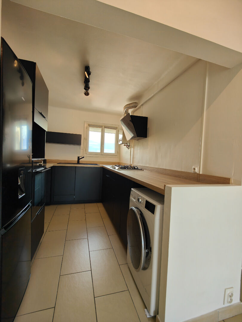 Photo Location Appartement 56 m² à Toulon 790 ¤ CC /mois image 2/4