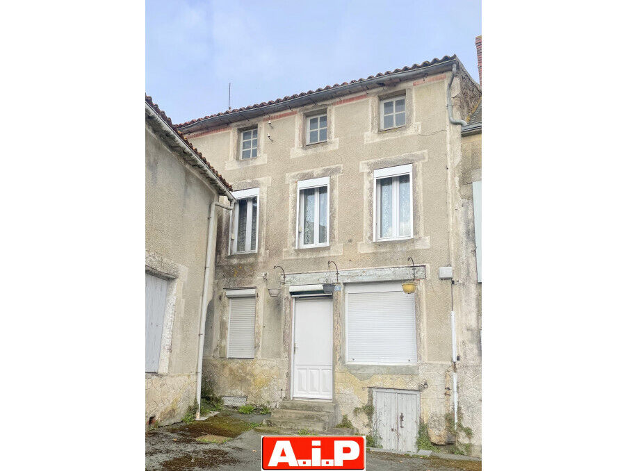 Vente Maison 131 m² à Saint-Pierre-du-Chemin 53 750 €