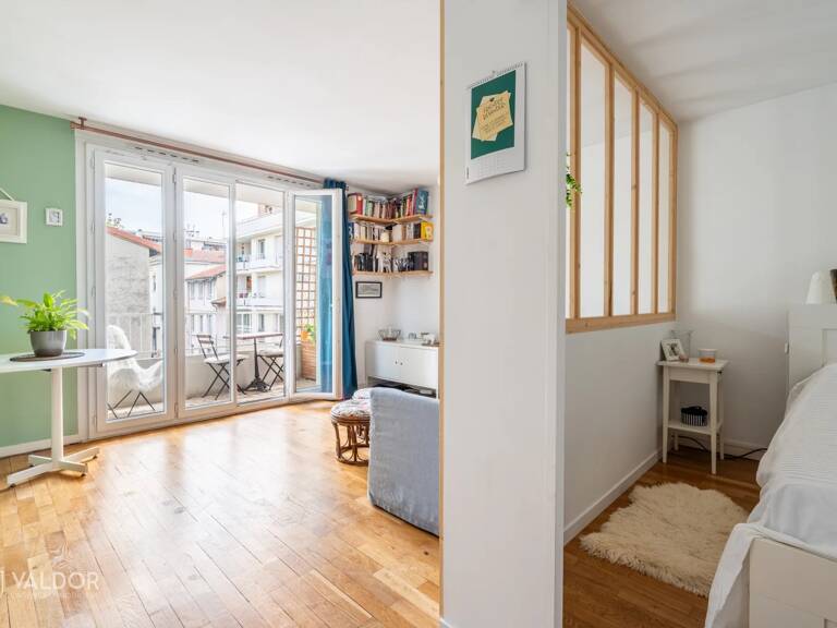 T2 bis rénové avec parking et cave — photo 1