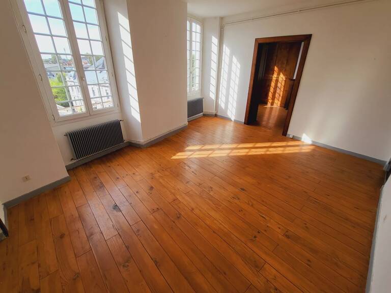 OLORON-SAINTE-MARIE - APPARTEMENT. — photo 1