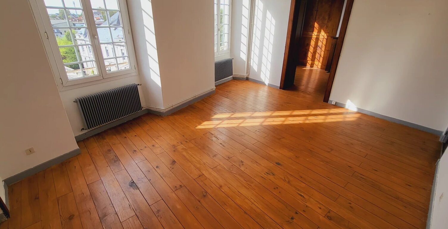 OLORON-SAINTE-MARIE - APPARTEMENT. — photo 1
