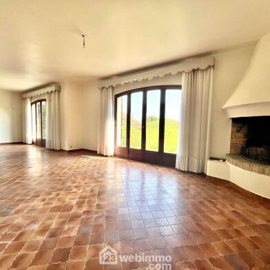 Maison 7 pièces 915900 €