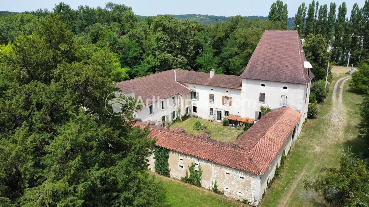 maison 17 pièces 625 m2 à vendre à Saint-Astier (24110)