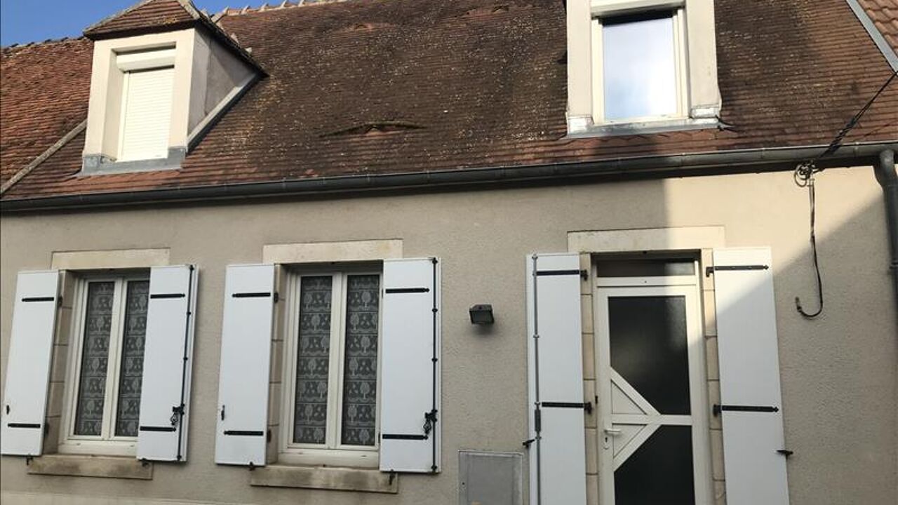 maison 2 pièces 66 m2 à vendre à Saint-Amand-Montrond (18200)