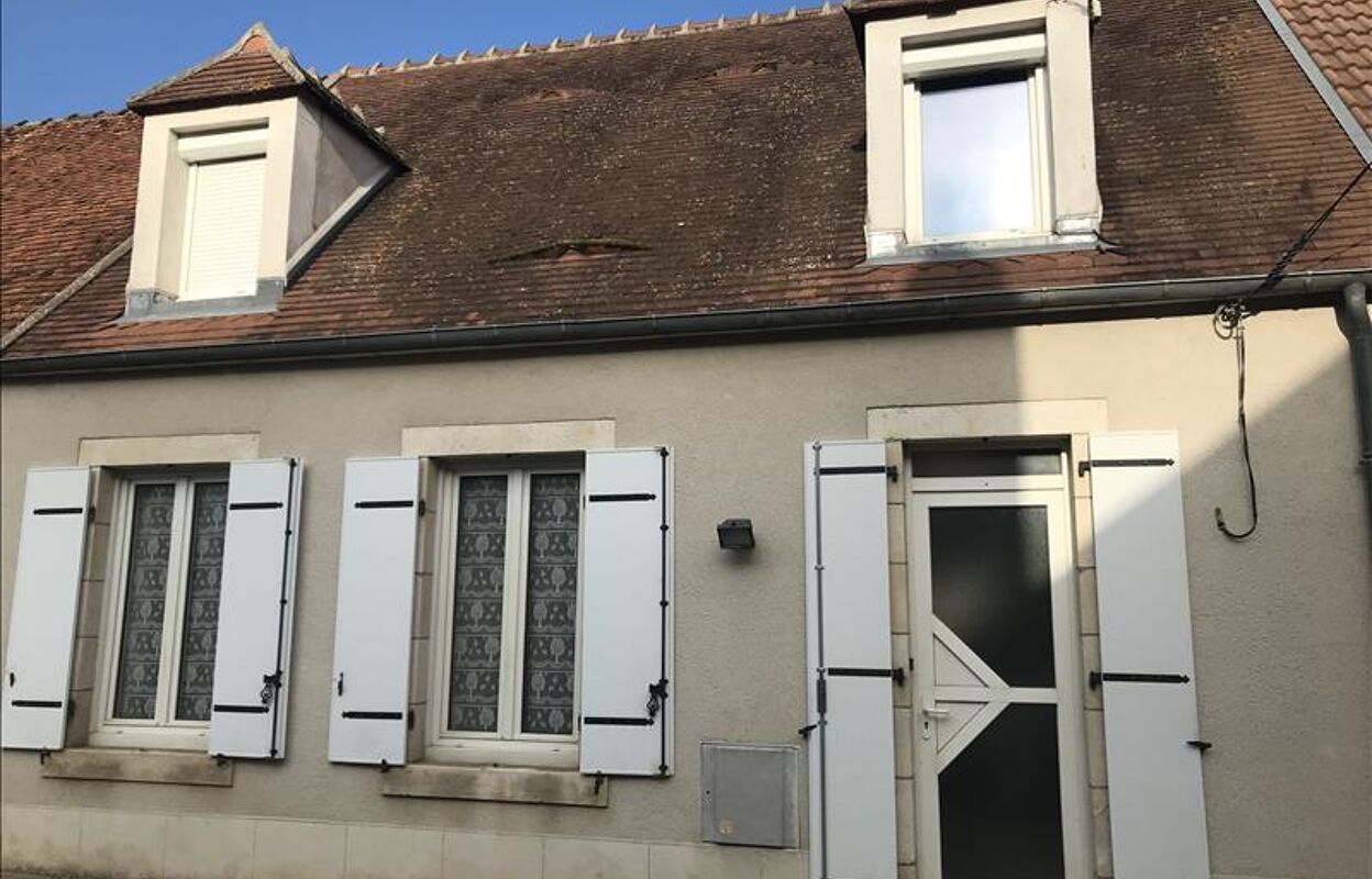 maison 2 pièces 66 m2 à vendre à Saint-Amand-Montrond (18200)