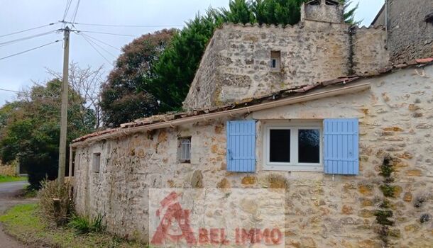 Maison de Village  2 pièces  à vendre Varzay 17460