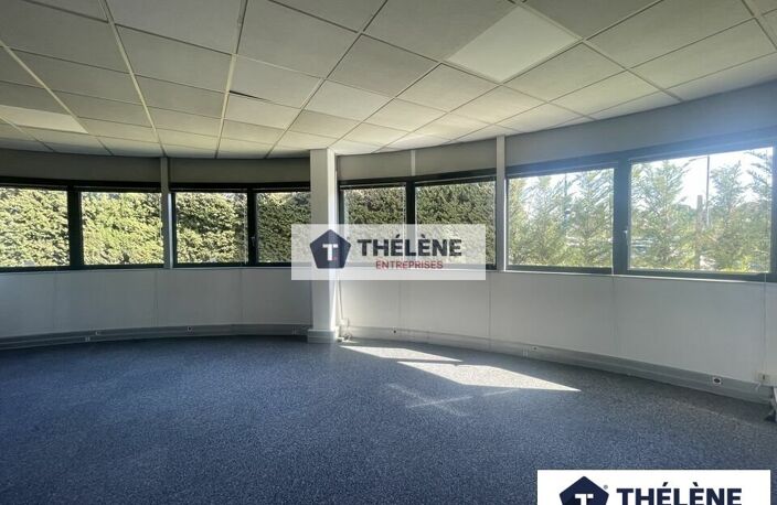 BUREAUX à LOUER — photo 2