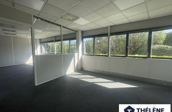 BUREAUX à LOUER — photo 3