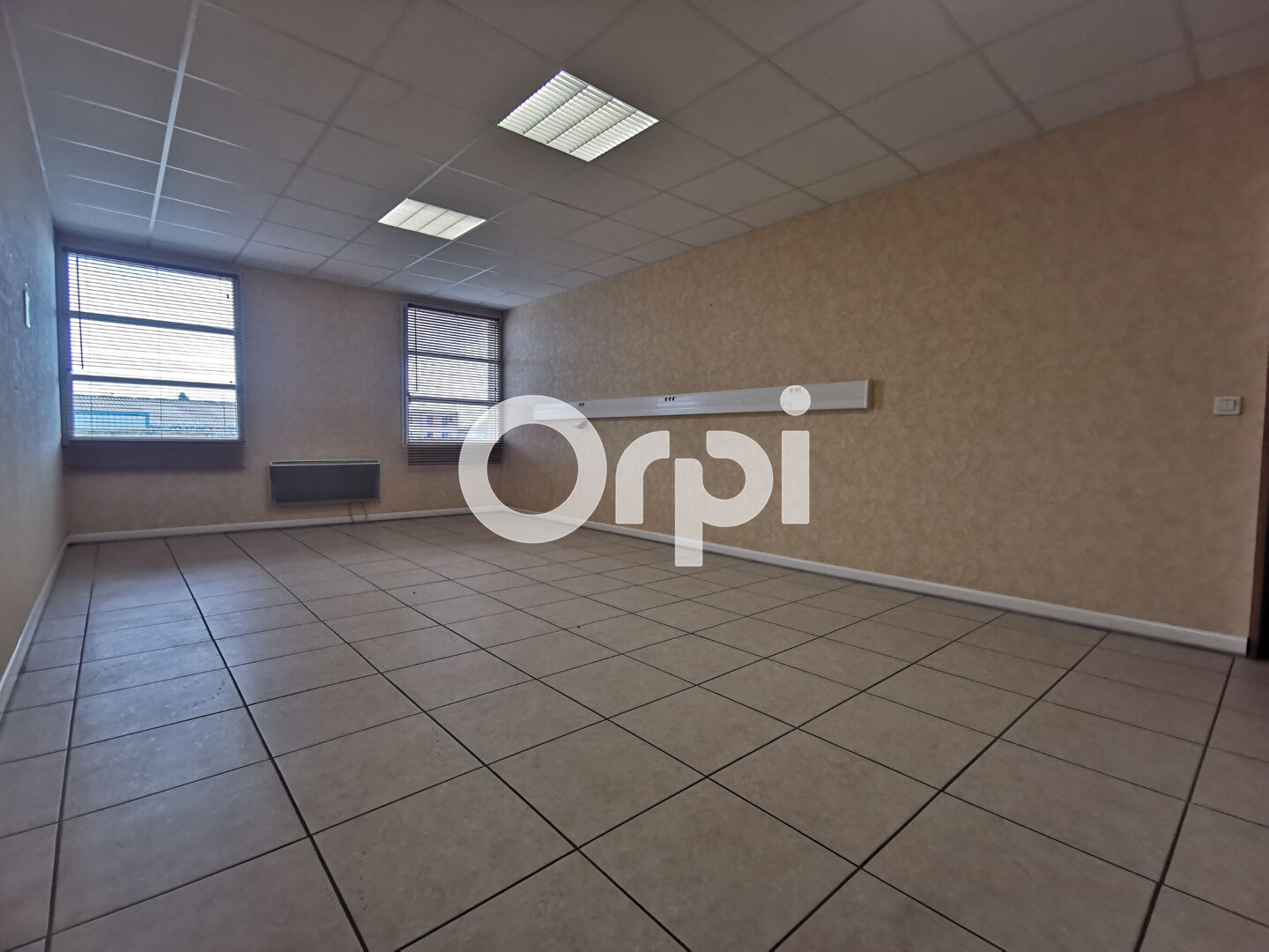 Local commercial  à louer Saint-Vivien 17220