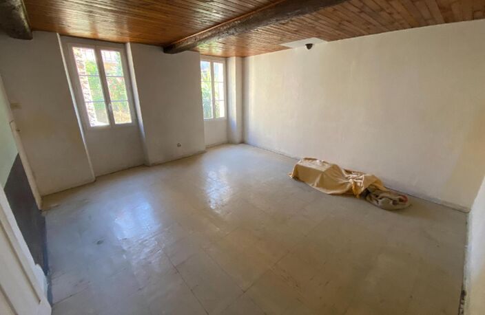 Villa — photo 2