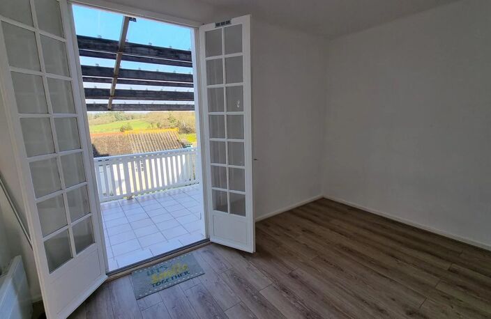 EXCLUSIVITE - APPARTEMENT TYPE 2 AVEC GARAGE -  SE — photo 3