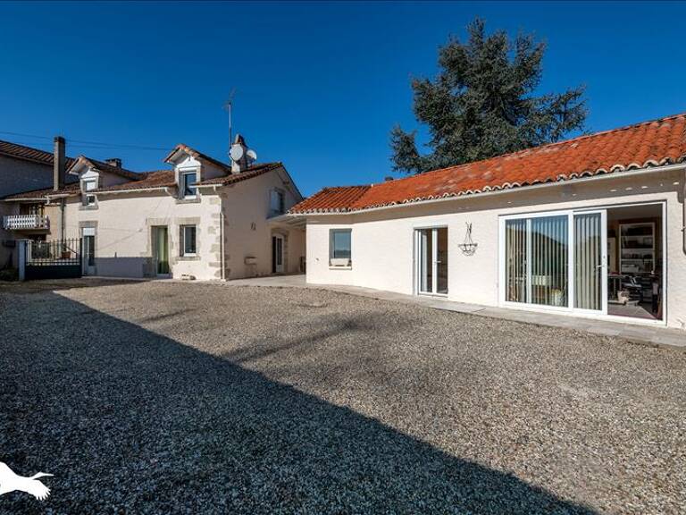 Maison en pierre de 5 pièces principales — photo 1