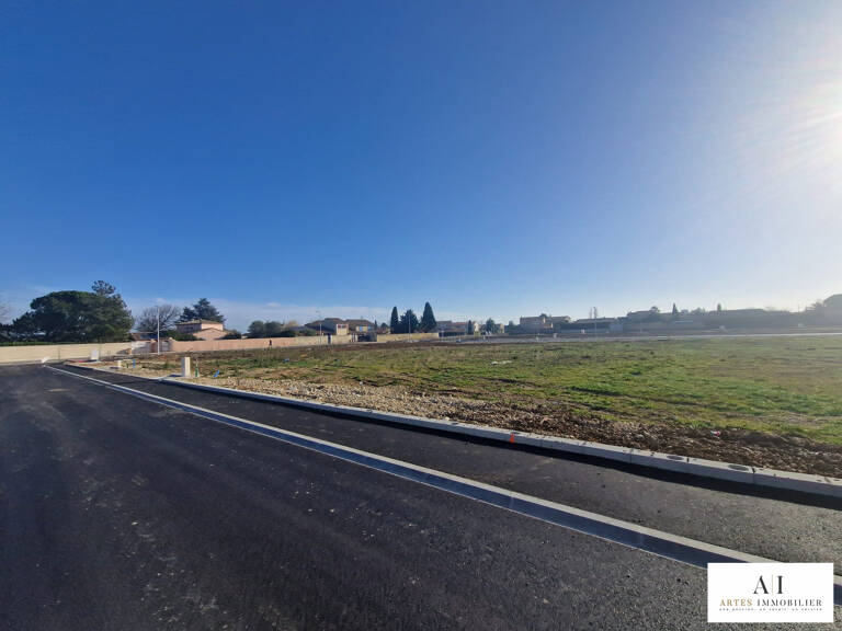 PARCELLE A BATIR DE 620 m² — photo 1