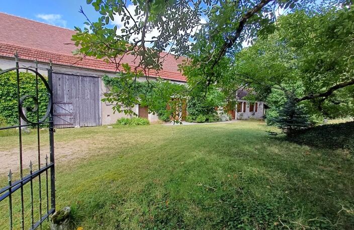 A vendre dans le Cher une ferme, grange et terrain de 1986m² — photo 4