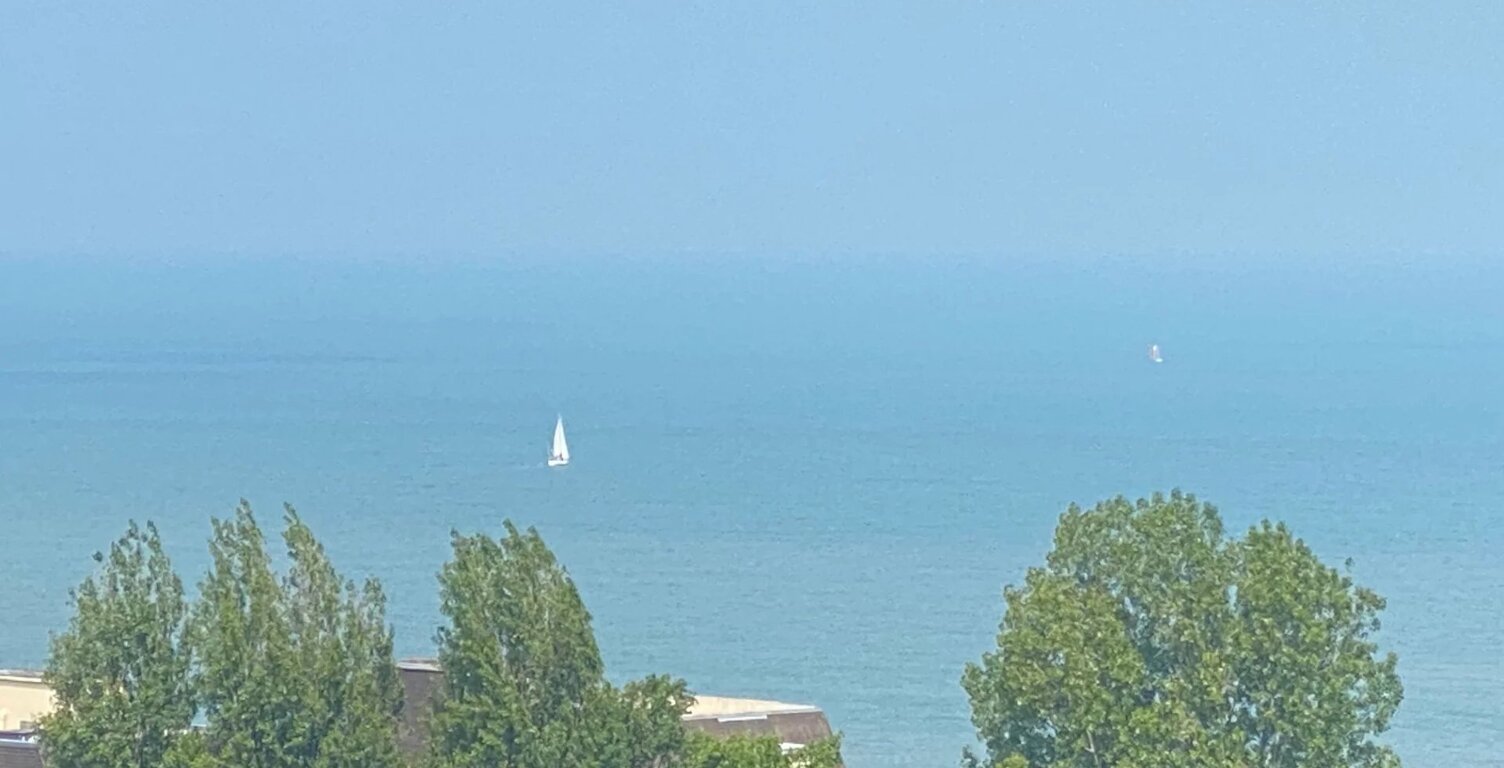 APPARTEMENT 2P AVEC BALCON VUE MER — photo 1