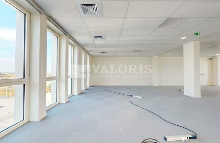 BUREAUX à LOUER — photo 4